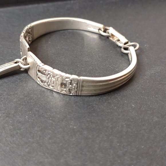 5 1/2 Inch Small Flatware Bracelet - Picture 3 of 10
